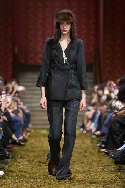 Look 1